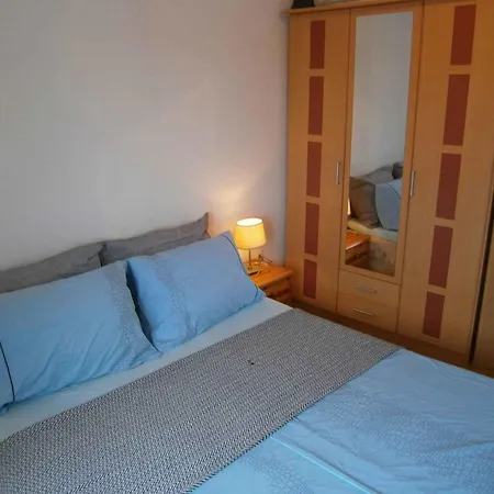 In 7557 Apartament *
